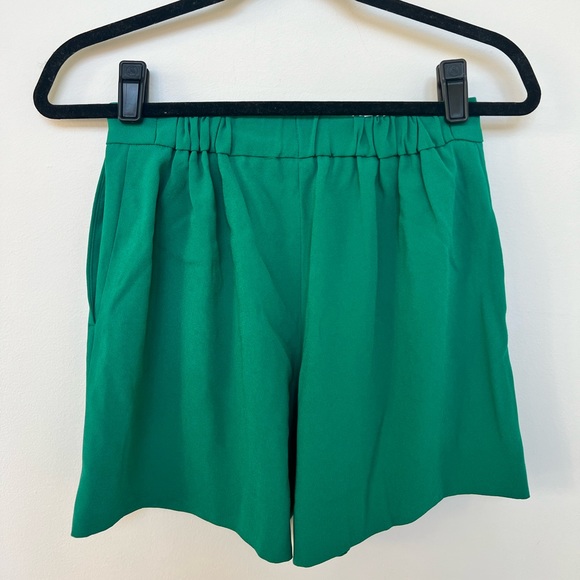 Aritzia Babaton Dress Shorts - Picture 2 of 3